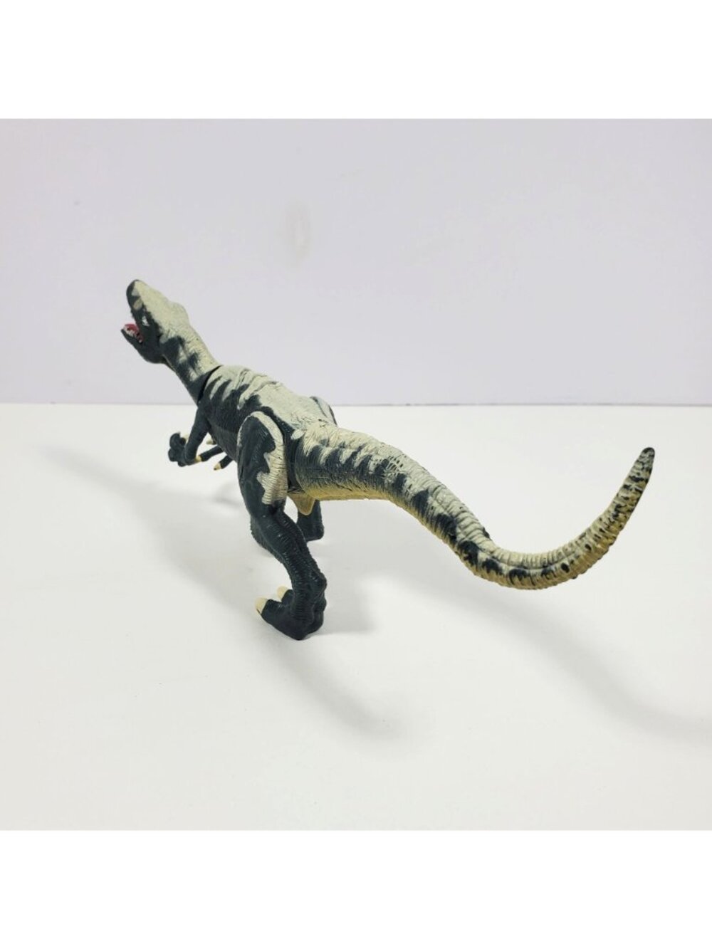 Velociraptor Cyclops Dinosaur Jurassic Park 1997 UCS Amblin - Picture 5 of 16